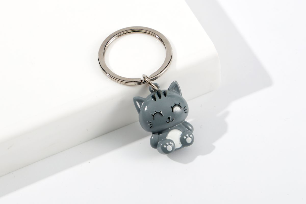 Porte-clés en métal Chat gris 