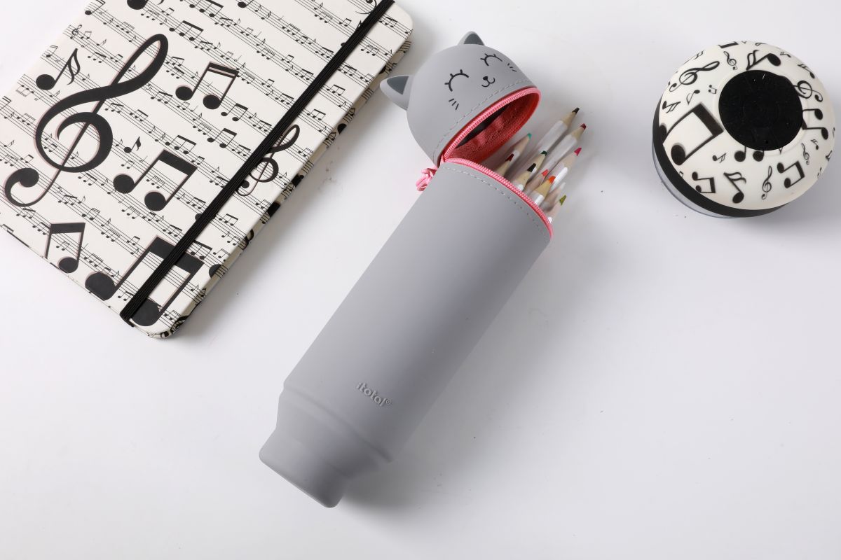 Trousse en silicone Chat  gris