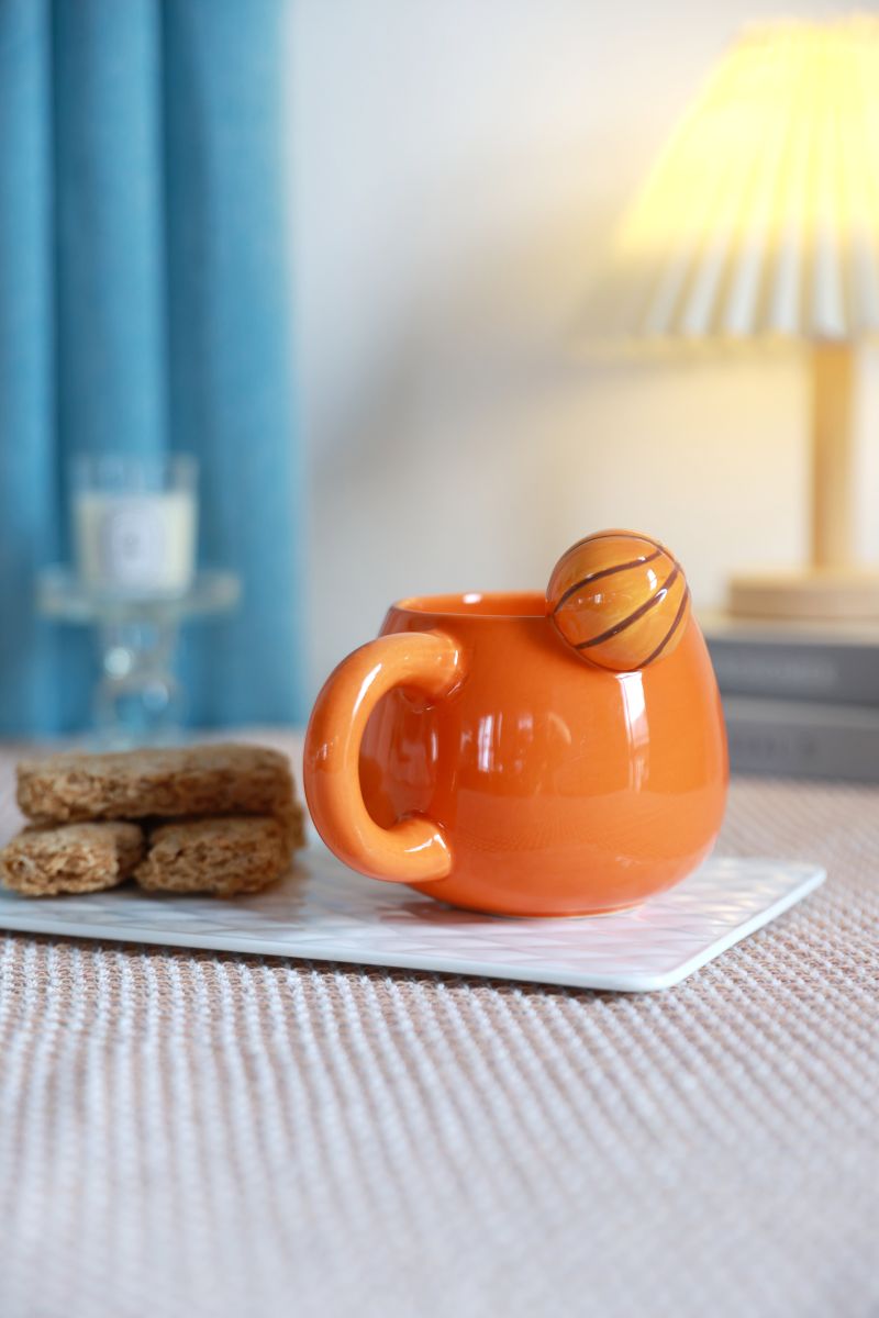 Tasse en céramique Charm Basketball 