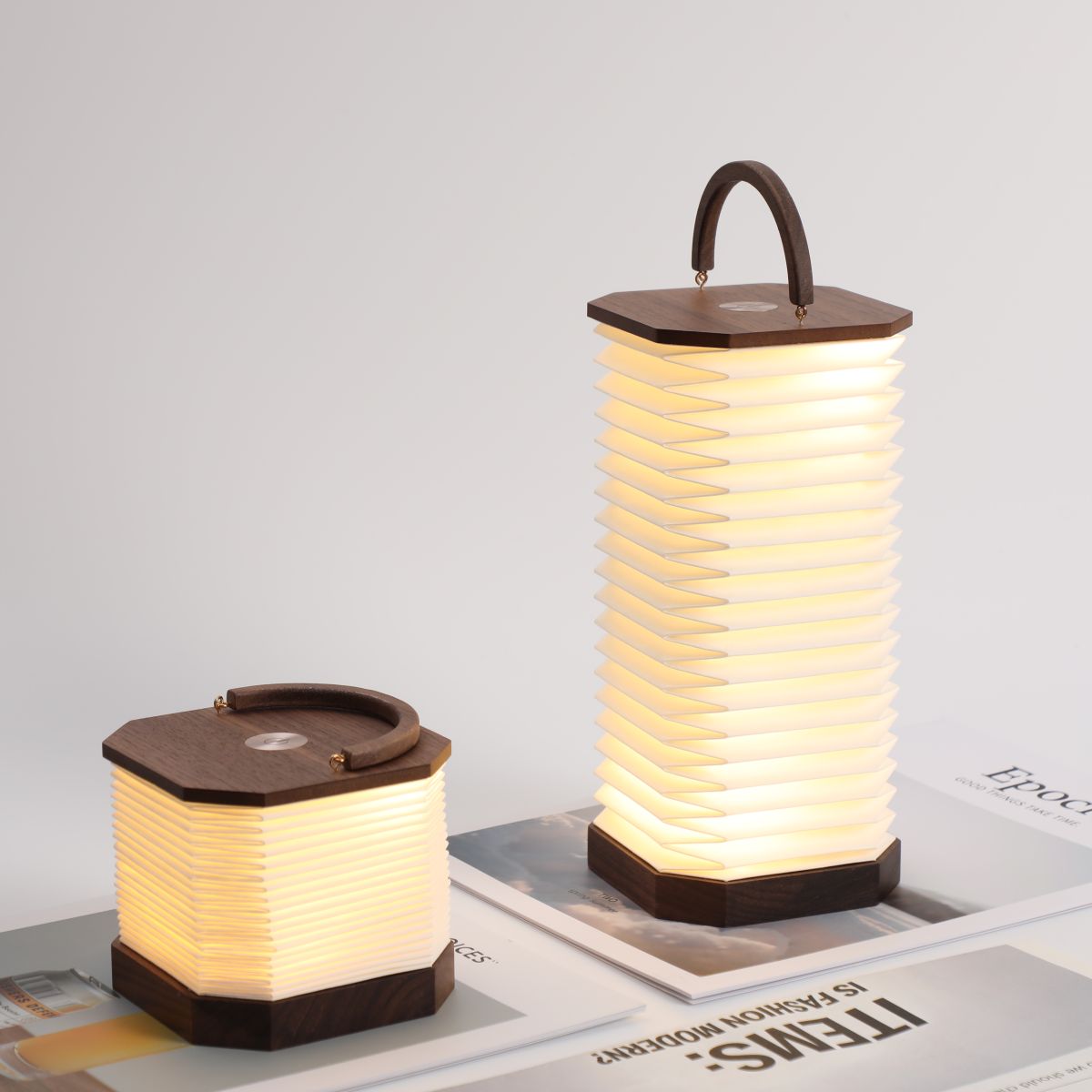 Lampe accordéon en bois de noyer 