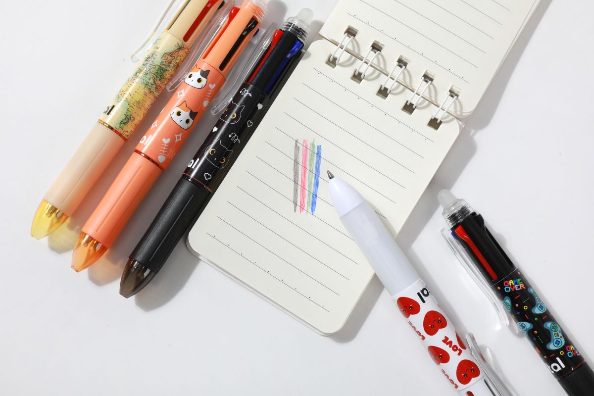 Stylos effaçables 4 en 1 Chat  Stylo effaçable 4 en 1 Chat